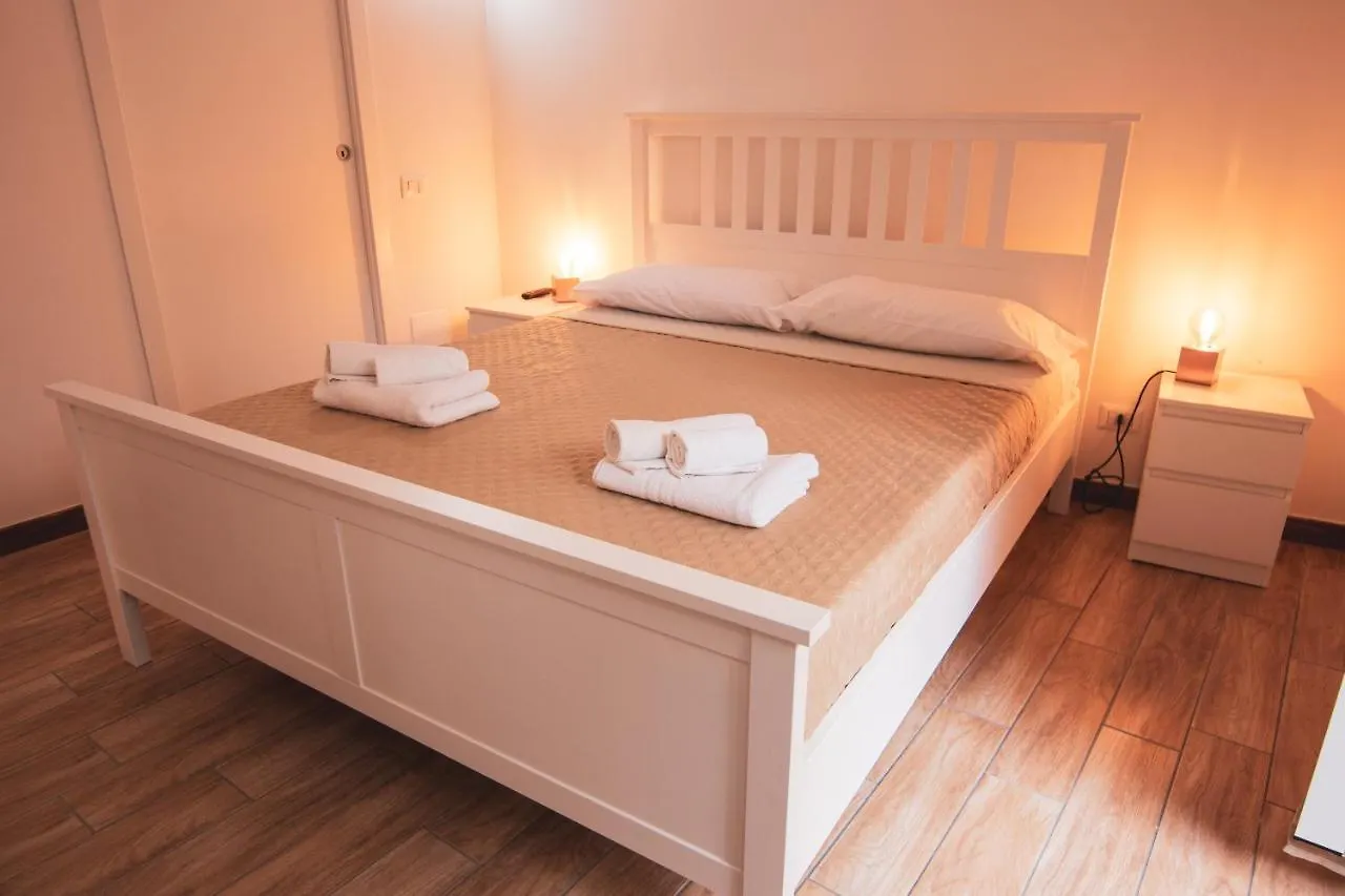 Casa Masaniello - Affittacamere Guesthouse In Historical Center Toledo Station Naples