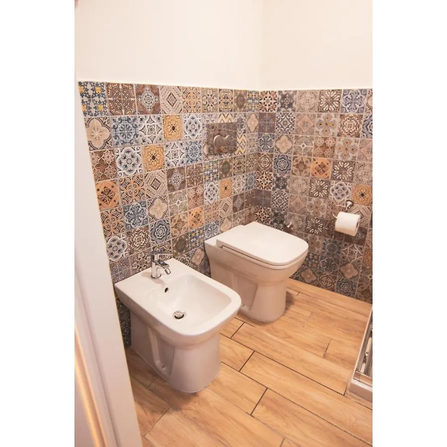 Casa Masaniello - Affittacamere Guesthouse In Historical Center Toledo Station Naples
